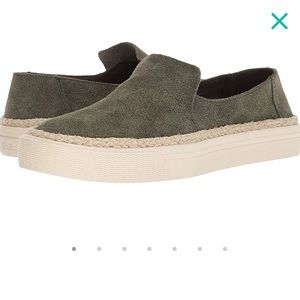 Toms suede slip on sneakers!